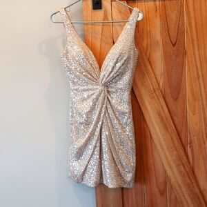 NWT Mac Duggal IEENA Front Twist Plunging Sequined Mini Dress Rose Gold W size 0